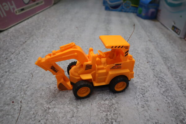 JCB Wireless Remote Control Construction Truck – Battery Operated (Yellow) 5 battery 🔋