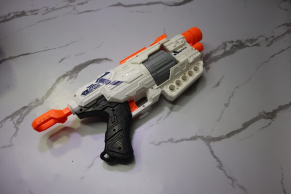 Revolver 8 Crazy Shots – Toy Blast of Flames for Epic Action Play!